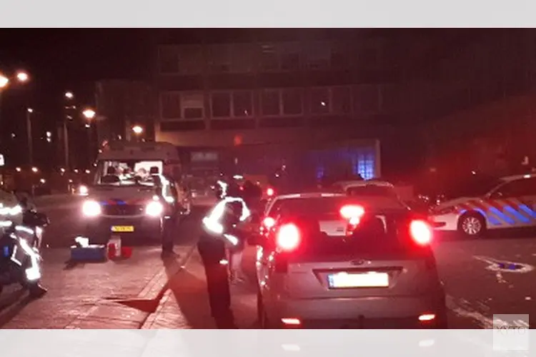 Vrijdagmiddagborrelaars lopen tegen lamp in Dordrecht