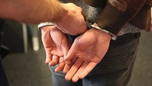 Politie houdt verdachte overval pizzakoerier aan