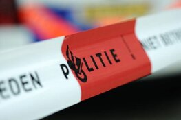 Pakketbezorger bij overval in knie gestoken