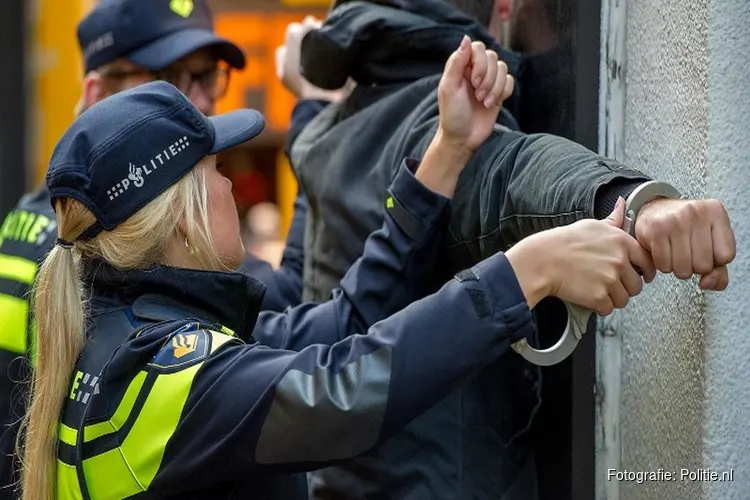 Negen aanhoudingen voor openlijk geweld