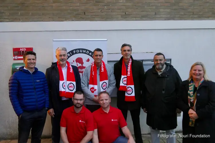 Nouri-AED onthuld in Dordrecht door Abdelhak Nouri Foundation, FC Dordrecht en gemeente Dordrecht